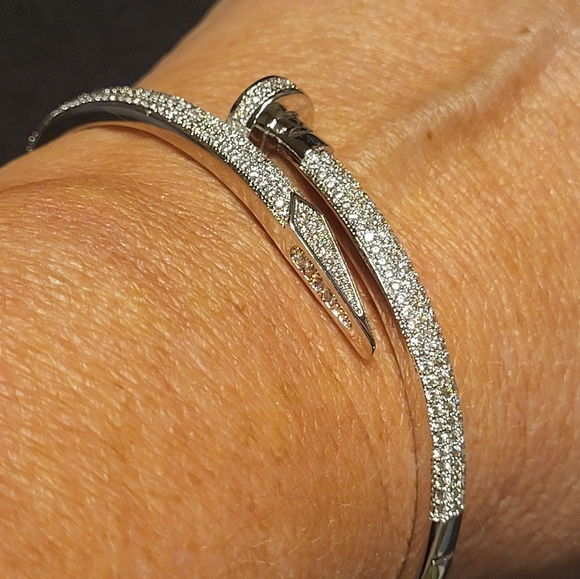 BRAND NEW Rhinestone Nail Bracelet - Picture 4 of 9
